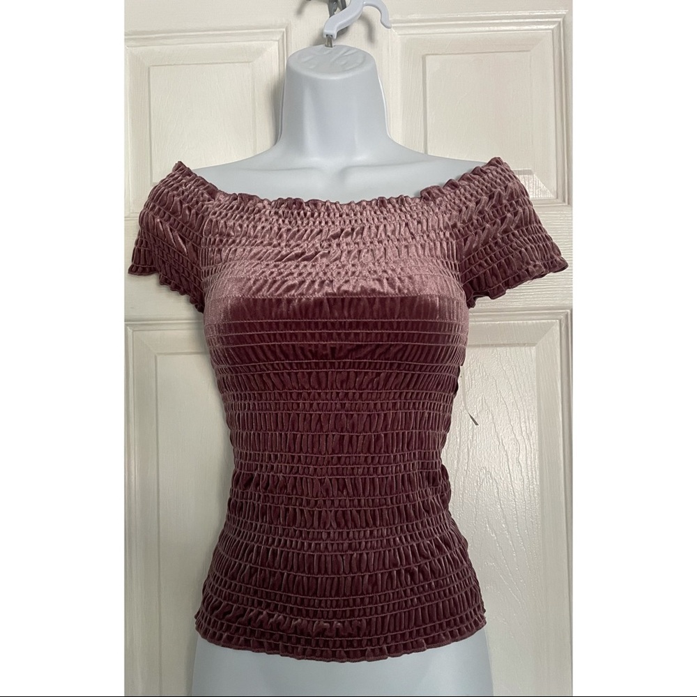 🆕 Aeropostale • Velvet cold shoulder top
